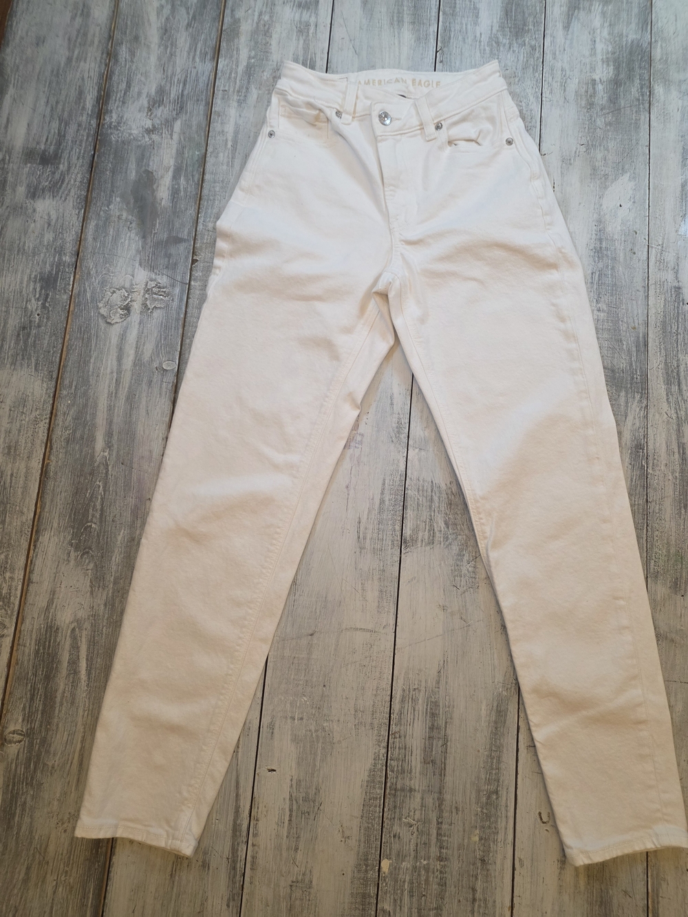 American Eagle Outfitters White High-Rise Tapered Mom Jeans sz 00
